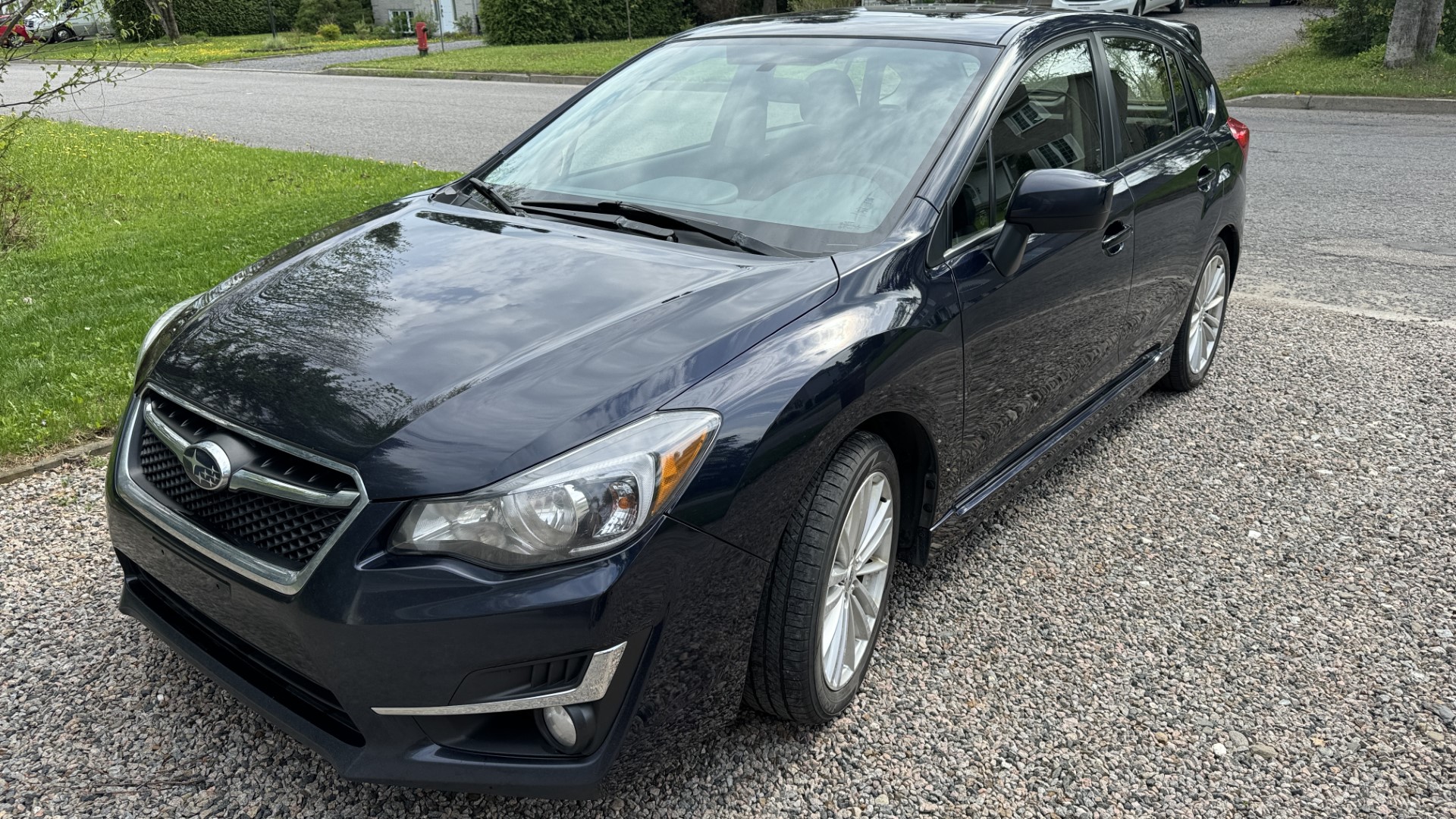 Subaru devant coté (Grand)